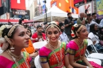 Diwali in America, America, one can t take diwali out of indians even when they re in u s, Times square