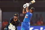 India Vs Australia scoreboard, India Vs Australia T20s, india reports 2 wicket win against australia in first t20, Indian team