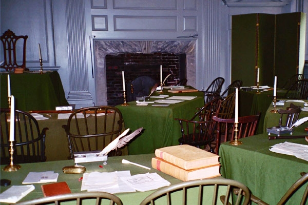 Independence Hall},{Independence Hall