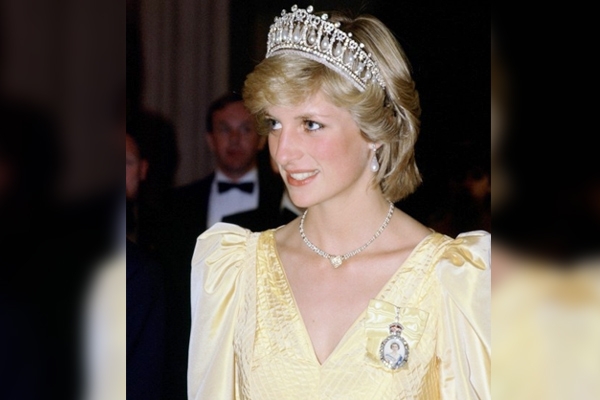 Russell says, Princess Diana stayed at his home with sons},{Russell says, Princess Diana stayed at his home with sons