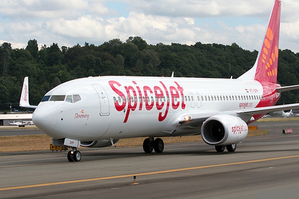 SpiceJet launches discount offer to mark its 10th Anniversary. Fares start at Rs 1,010 for 3 days},{SpiceJet launches discount offer to mark its 10th Anniversary. Fares start at Rs 1,010 for 3 days